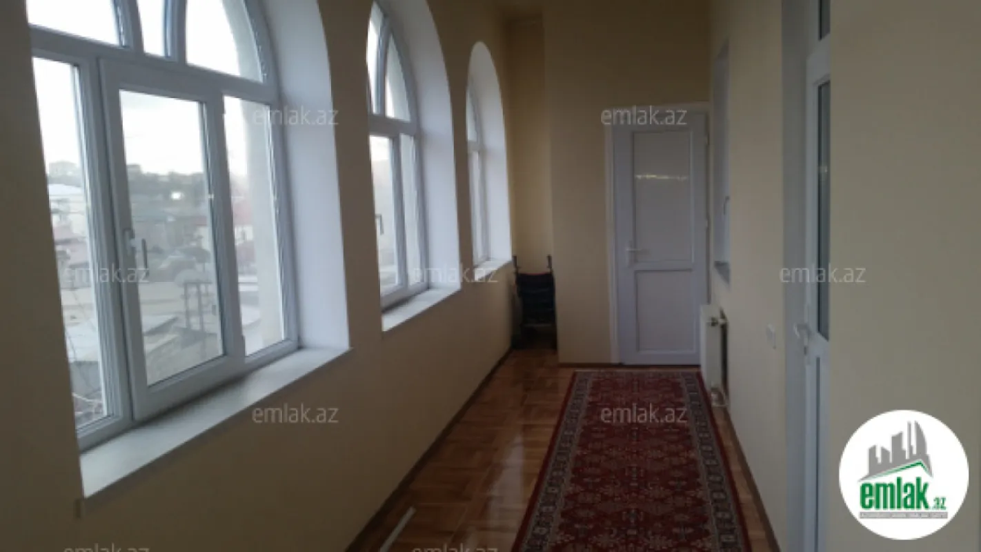 Satılır 6 otaqlı həyət evi 260 m²