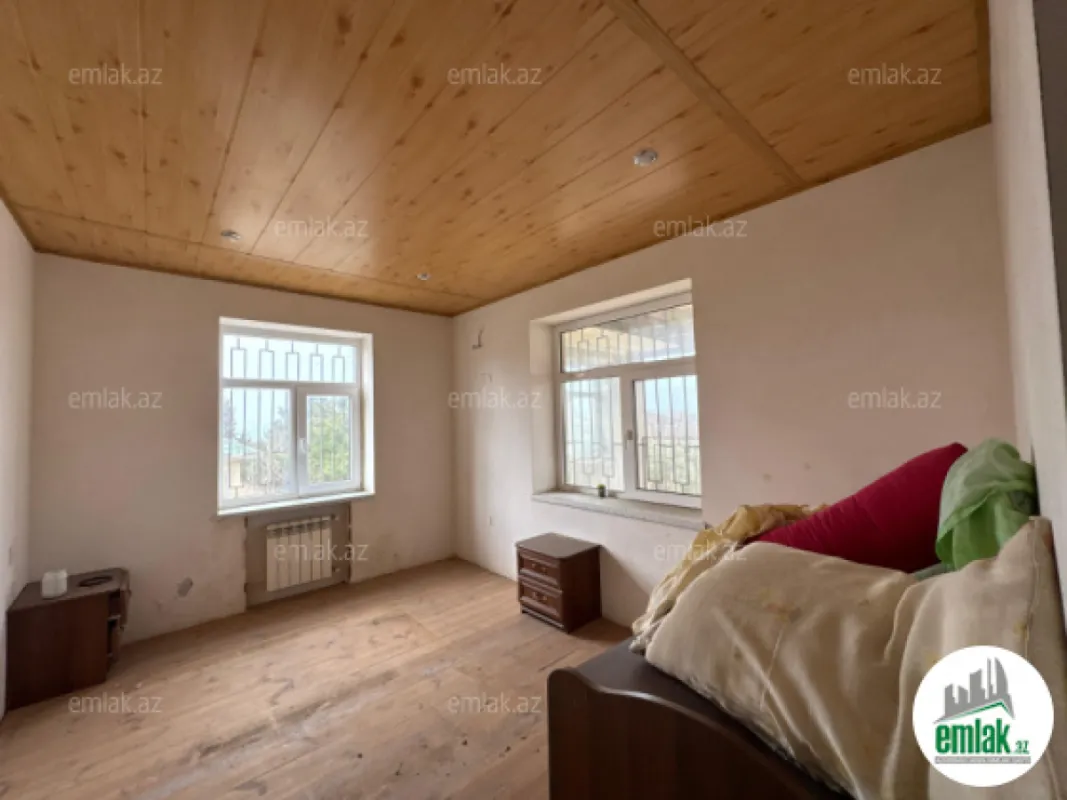 Satılır 7 otaqlı mənzil 280 m²