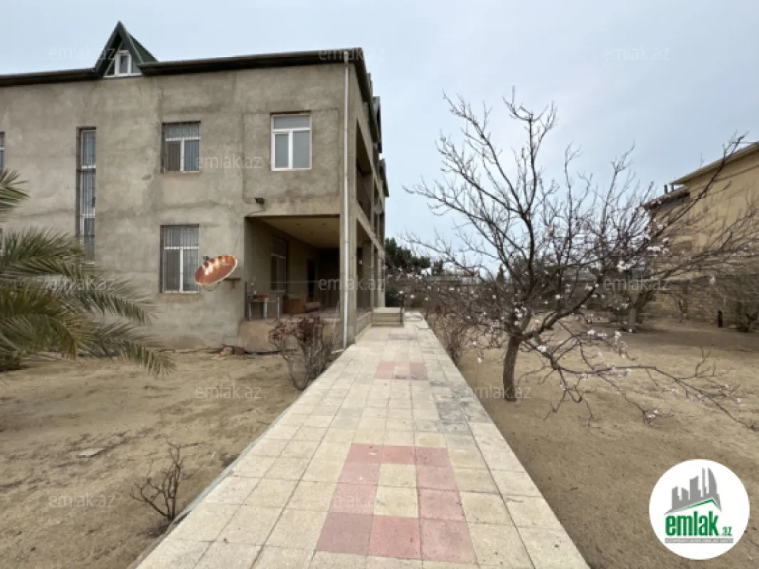 Satılır 7 otaqlı mənzil 280 m²