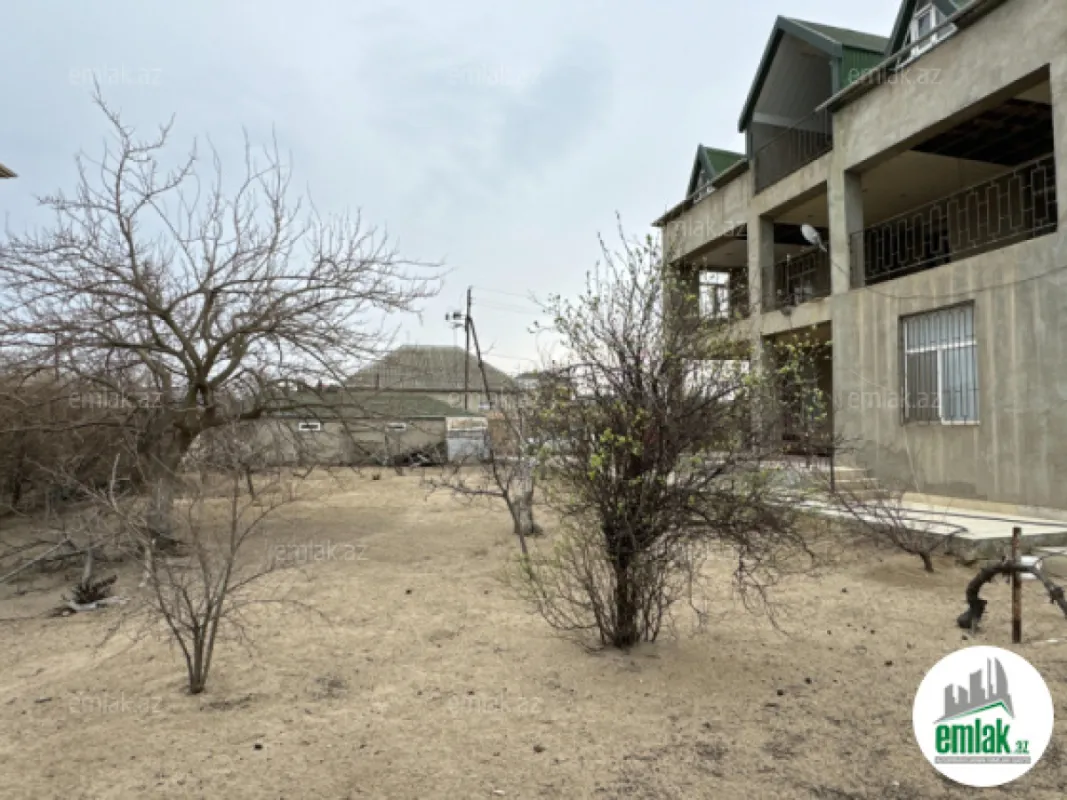 Satılır 7 otaqlı mənzil 280 m²