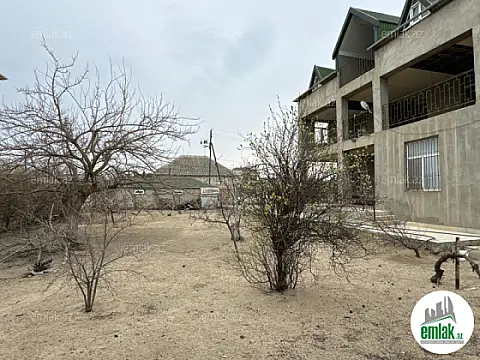 Satılır 7 otaqlı mənzil 280 m²