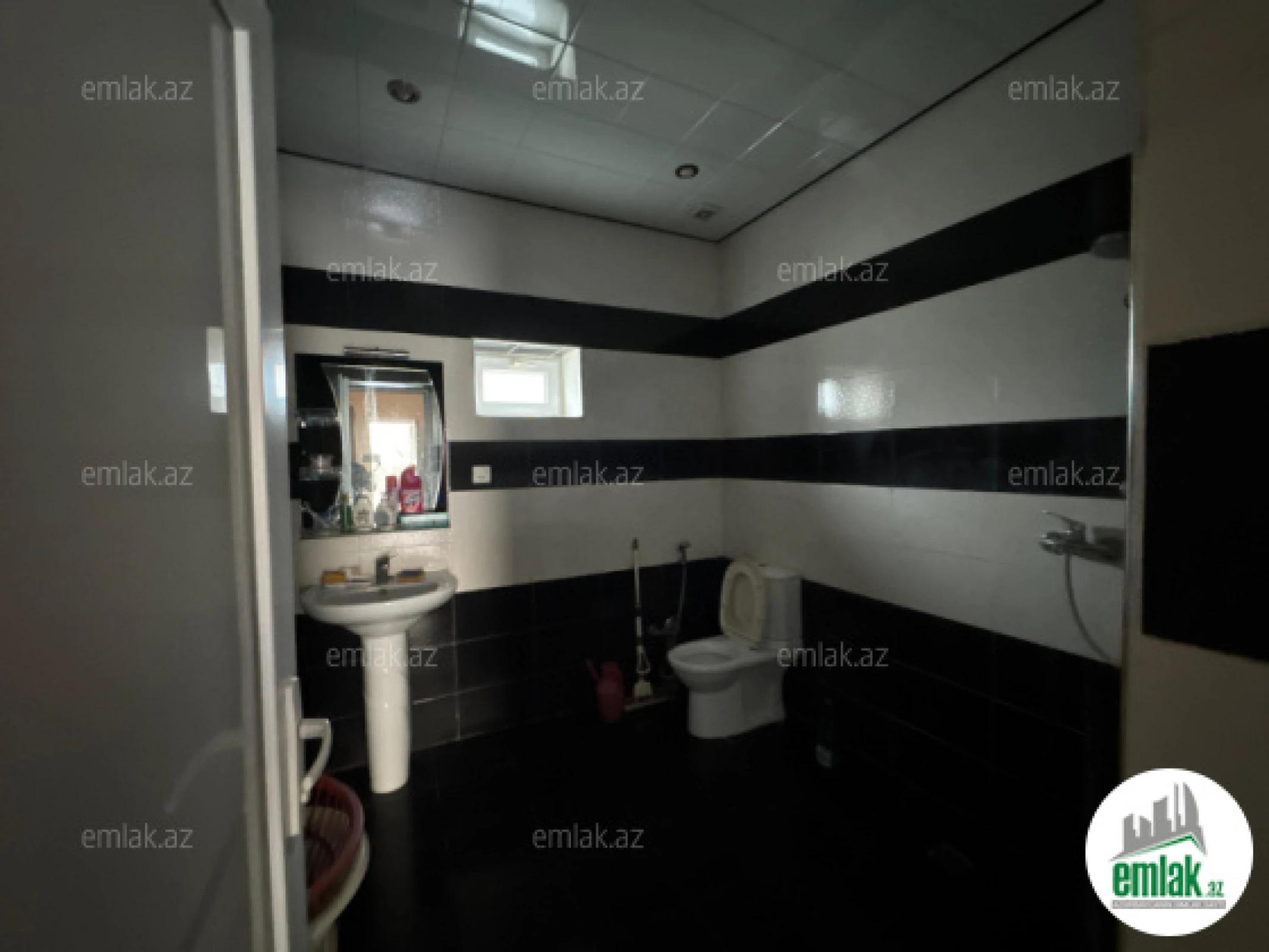 Satılır 7 otaqlı mənzil 280 m²