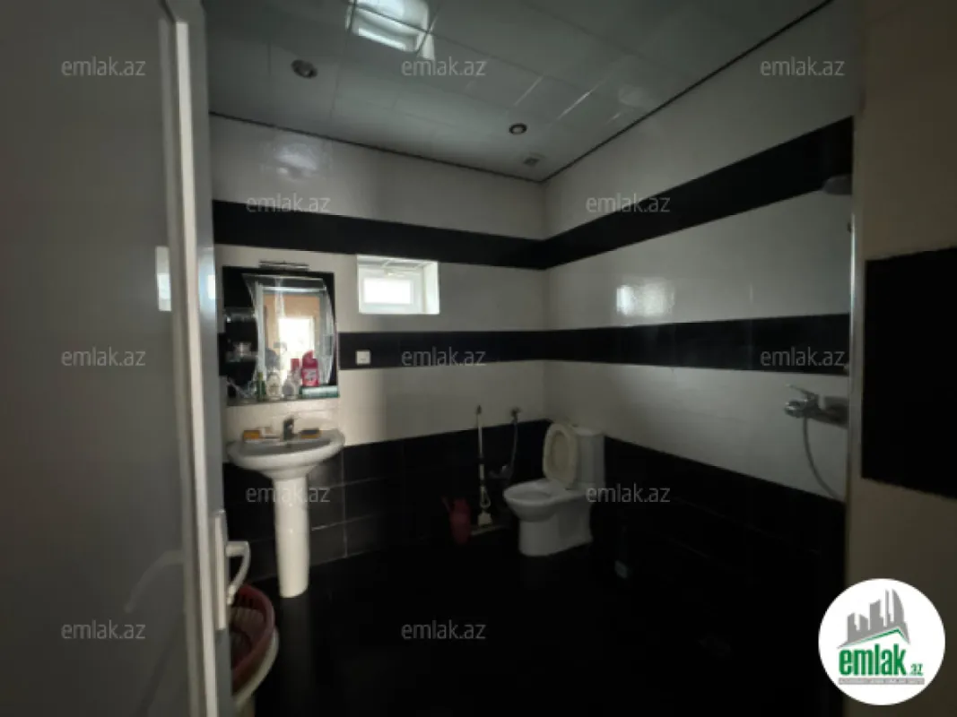 Satılır 7 otaqlı mənzil 280 m²