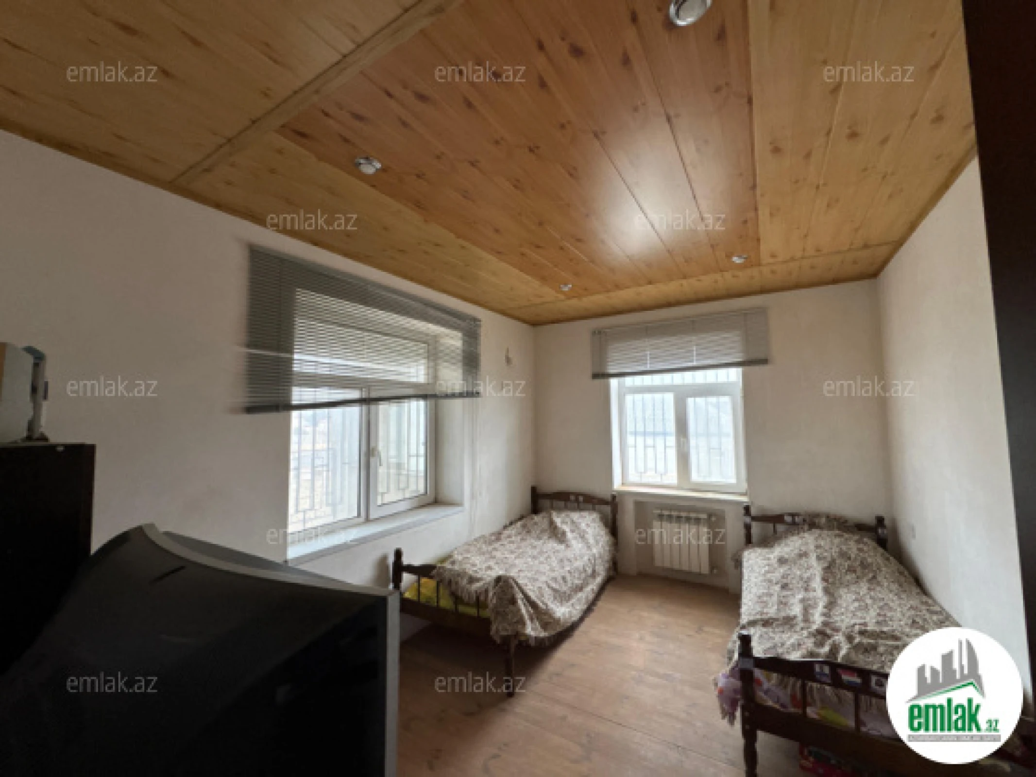 Satılır 7 otaqlı mənzil 280 m²