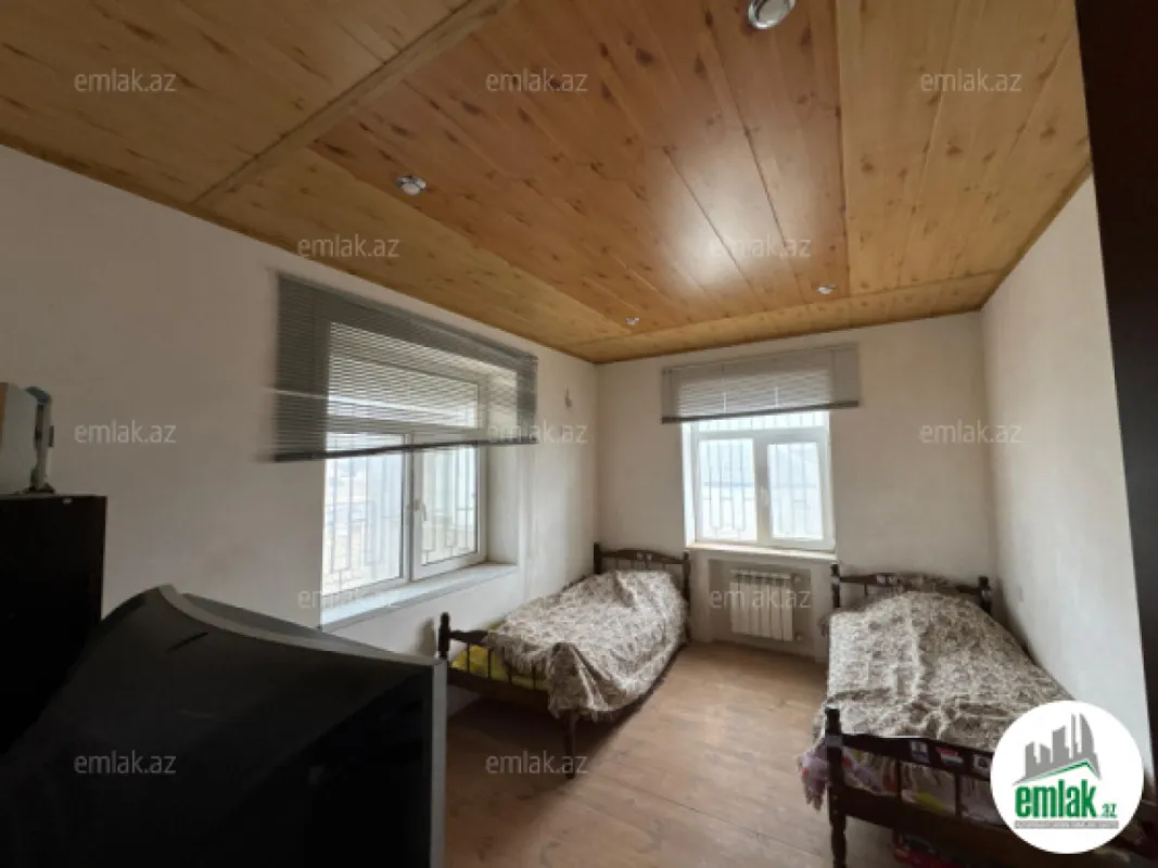 Satılır 7 otaqlı mənzil 280 m²