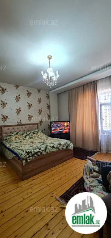 Satılır 10 otaqlı həyət evi 320 m²
