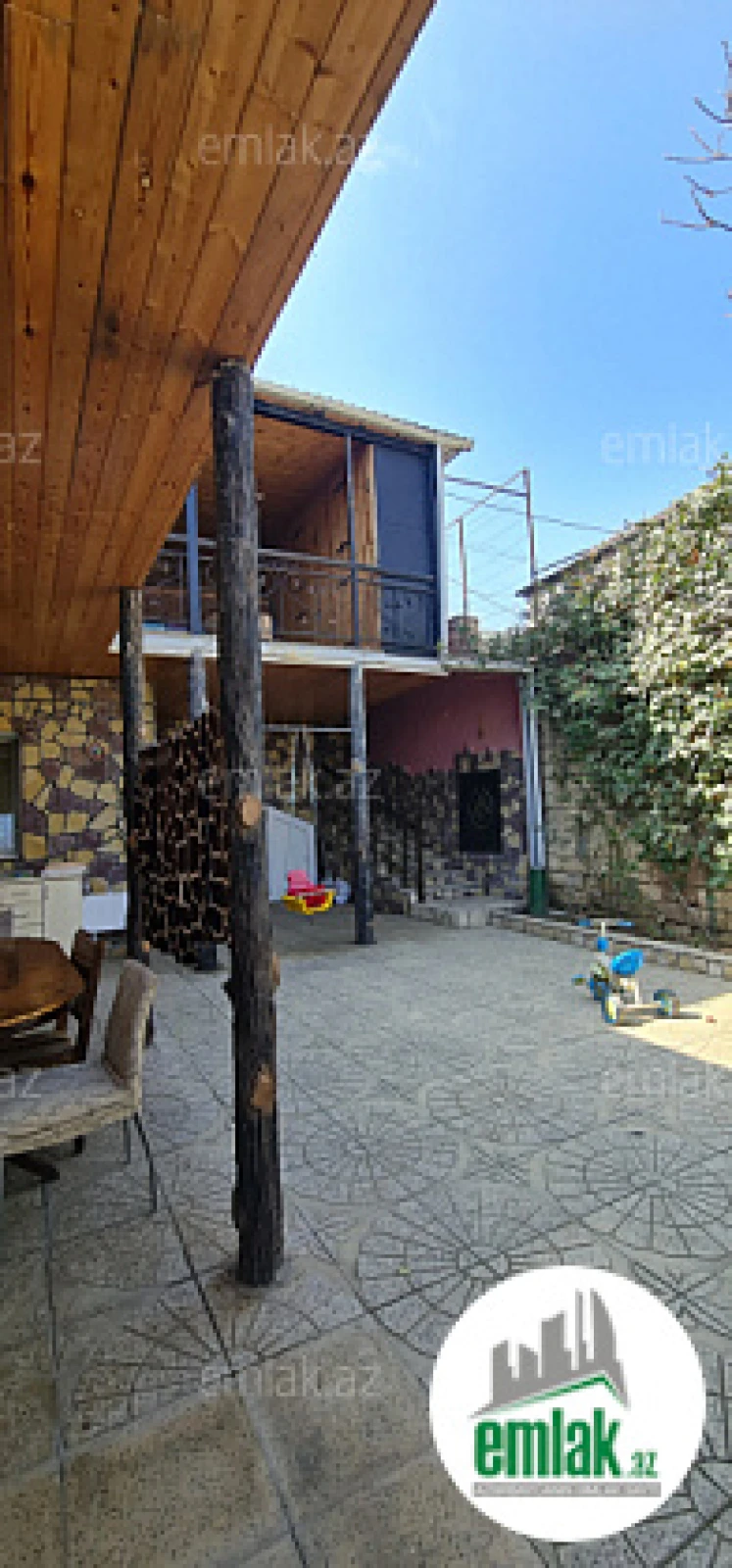 Satılır 10 otaqlı həyət evi 320 m²