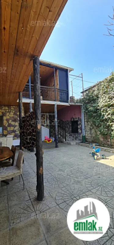 Satılır 10 otaqlı həyət evi 320 m²