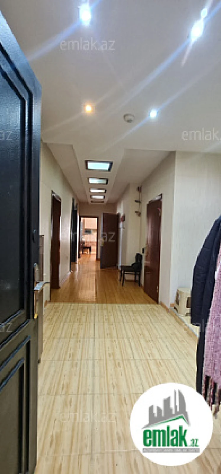 Satılır 10 otaqlı həyət evi 320 m²