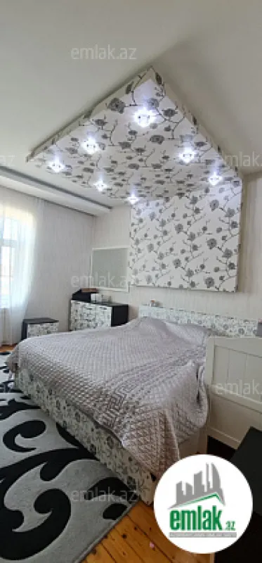 Satılır 10 otaqlı həyət evi 320 m²