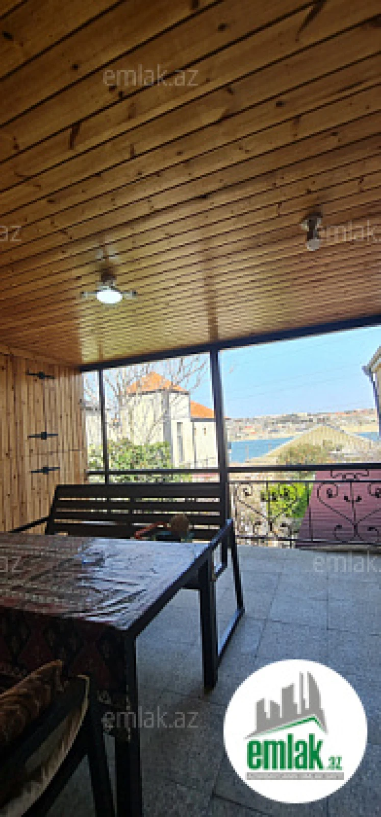 Satılır 10 otaqlı həyət evi 320 m²