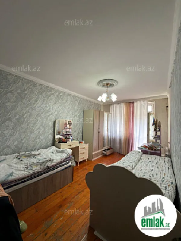Satılır 3 otaqlı köhnə tikili 91 m²
