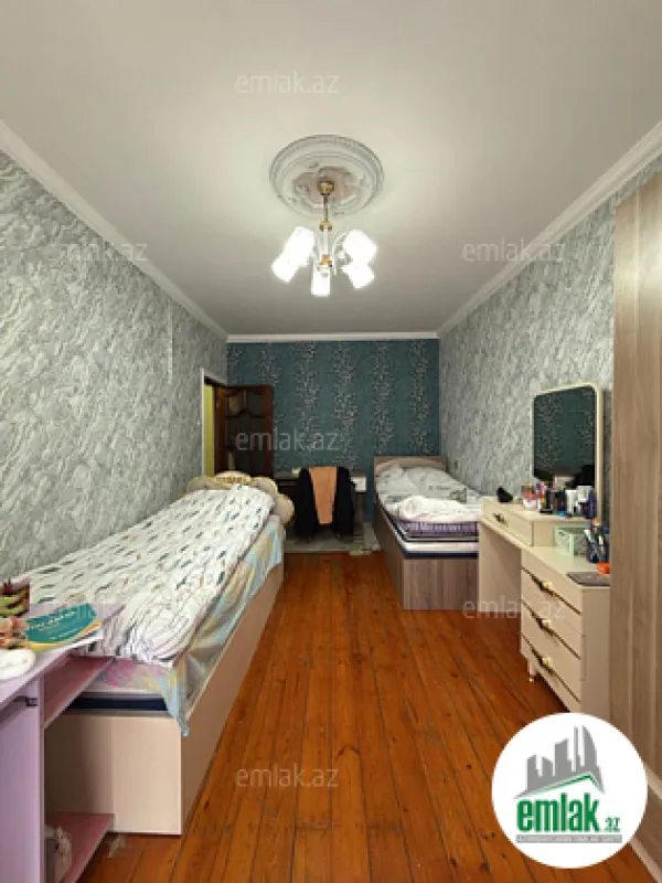 Satılır 3 otaqlı köhnə tikili 91 m²