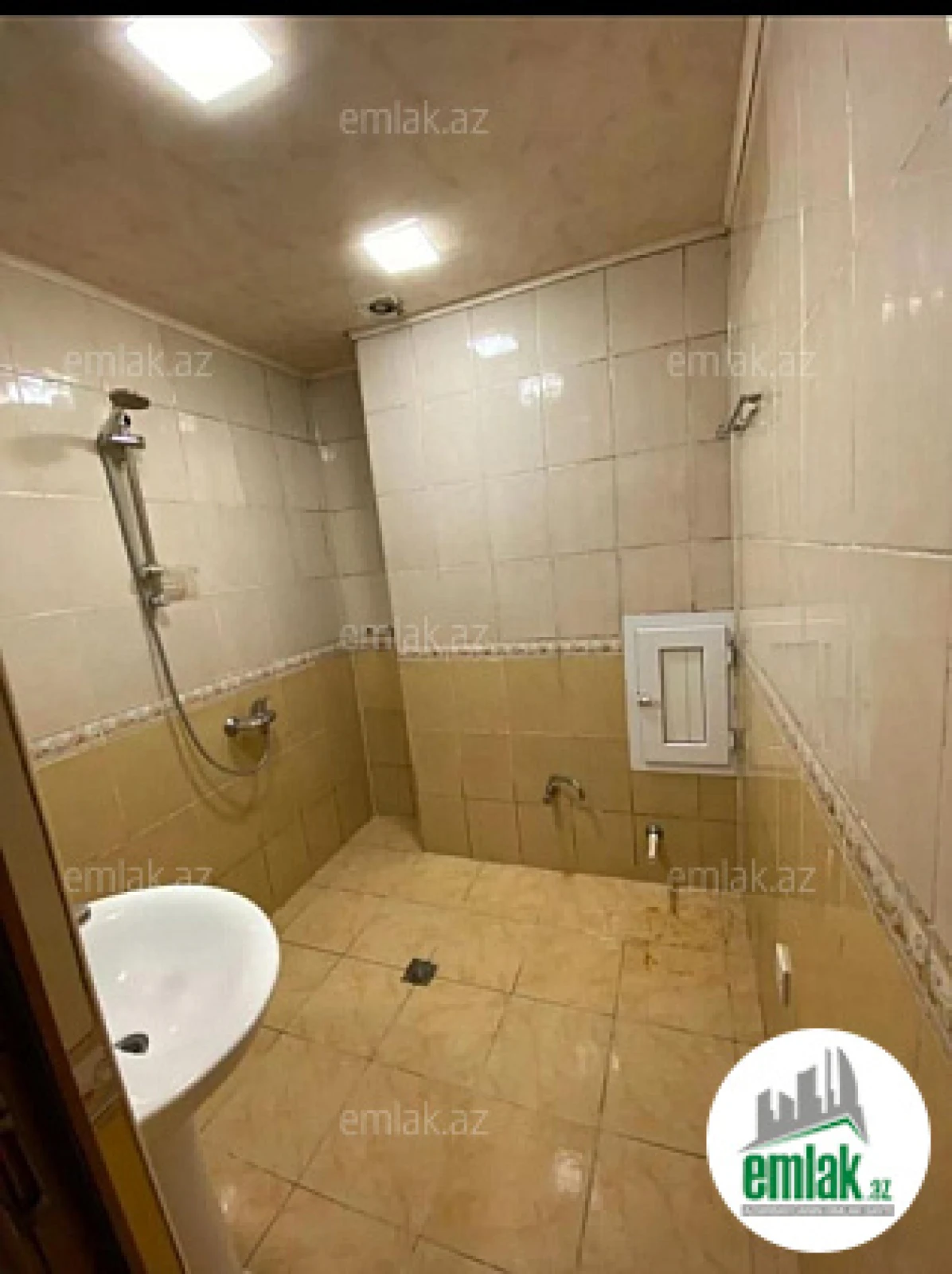 Satılır 3 otaqlı yeni tikili 65 m²