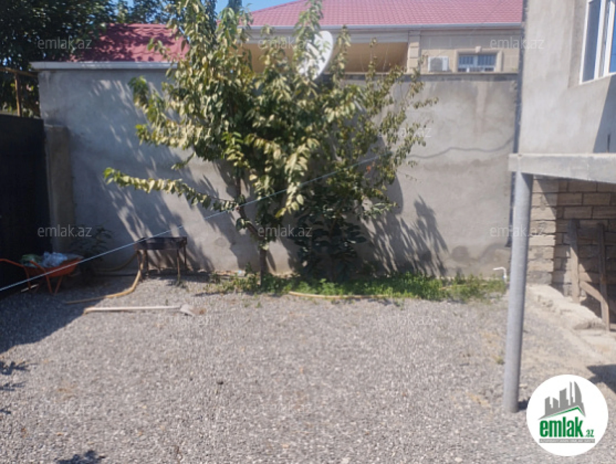 Satılır 6 otaqlı həyət evi 200 m²