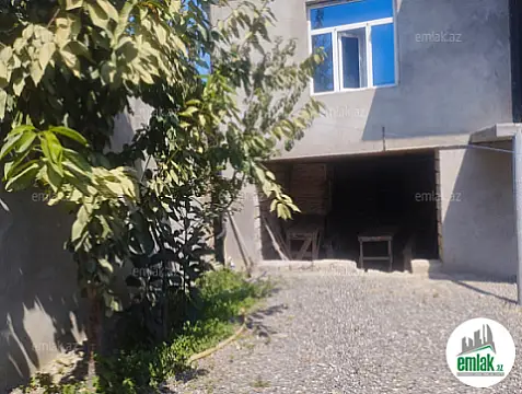 Satılır 6 otaqlı həyət evi 200 m²