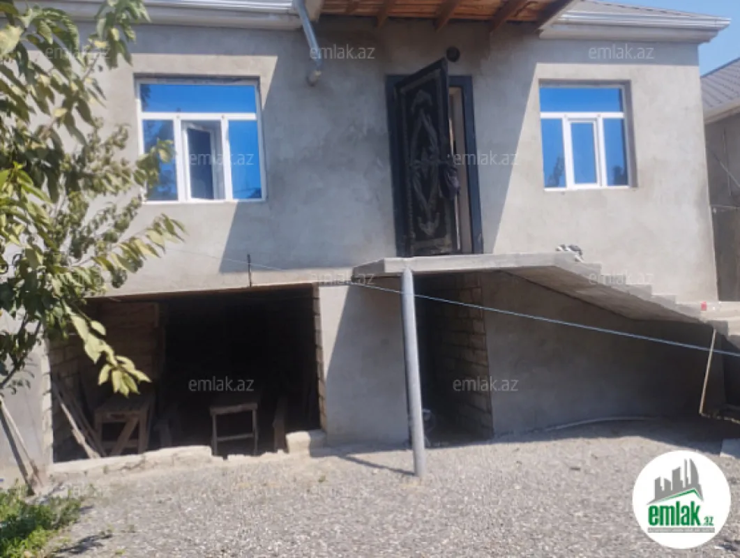 Satılır 6 otaqlı həyət evi 200 m²