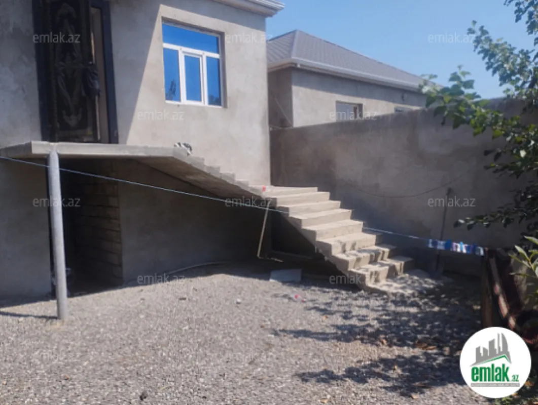 Satılır 6 otaqlı həyət evi 200 m²