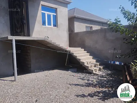 Satılır 6 otaqlı həyət evi 200 m²