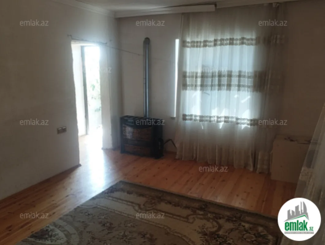 Satılır 6 otaqlı həyət evi 200 m²