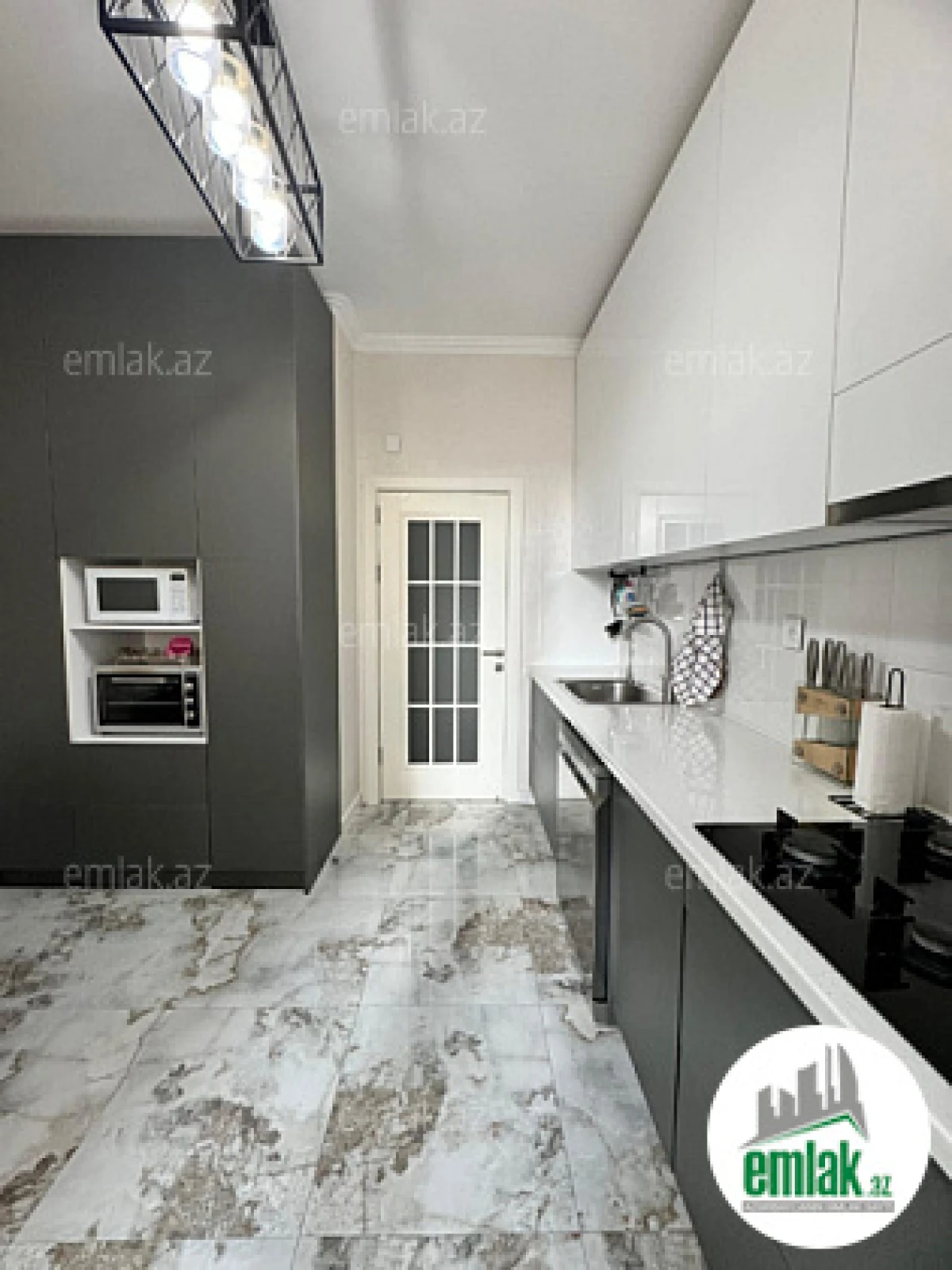 Satılır 3 otaqlı yeni tikili 115 m²