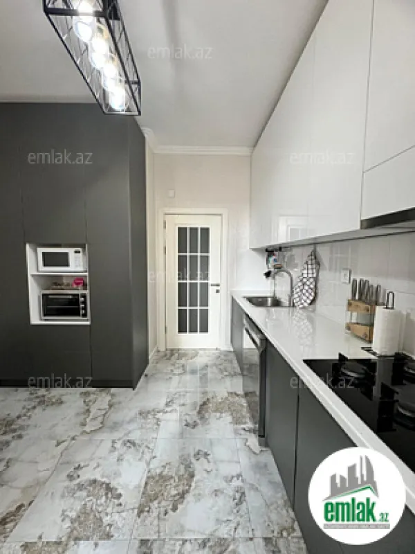 Satılır 3 otaqlı yeni tikili 115 m²