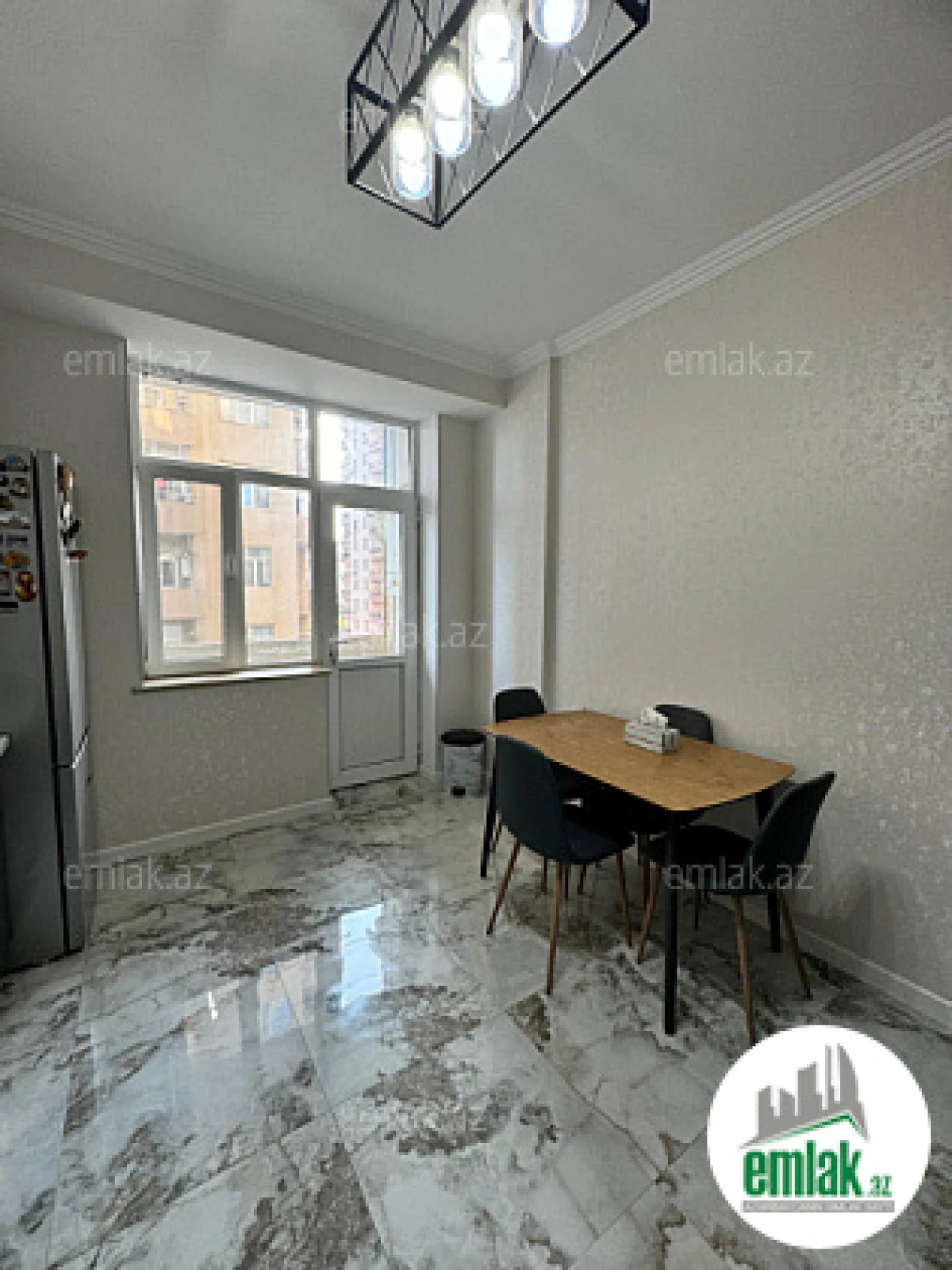 Satılır 3 otaqlı yeni tikili 115 m²