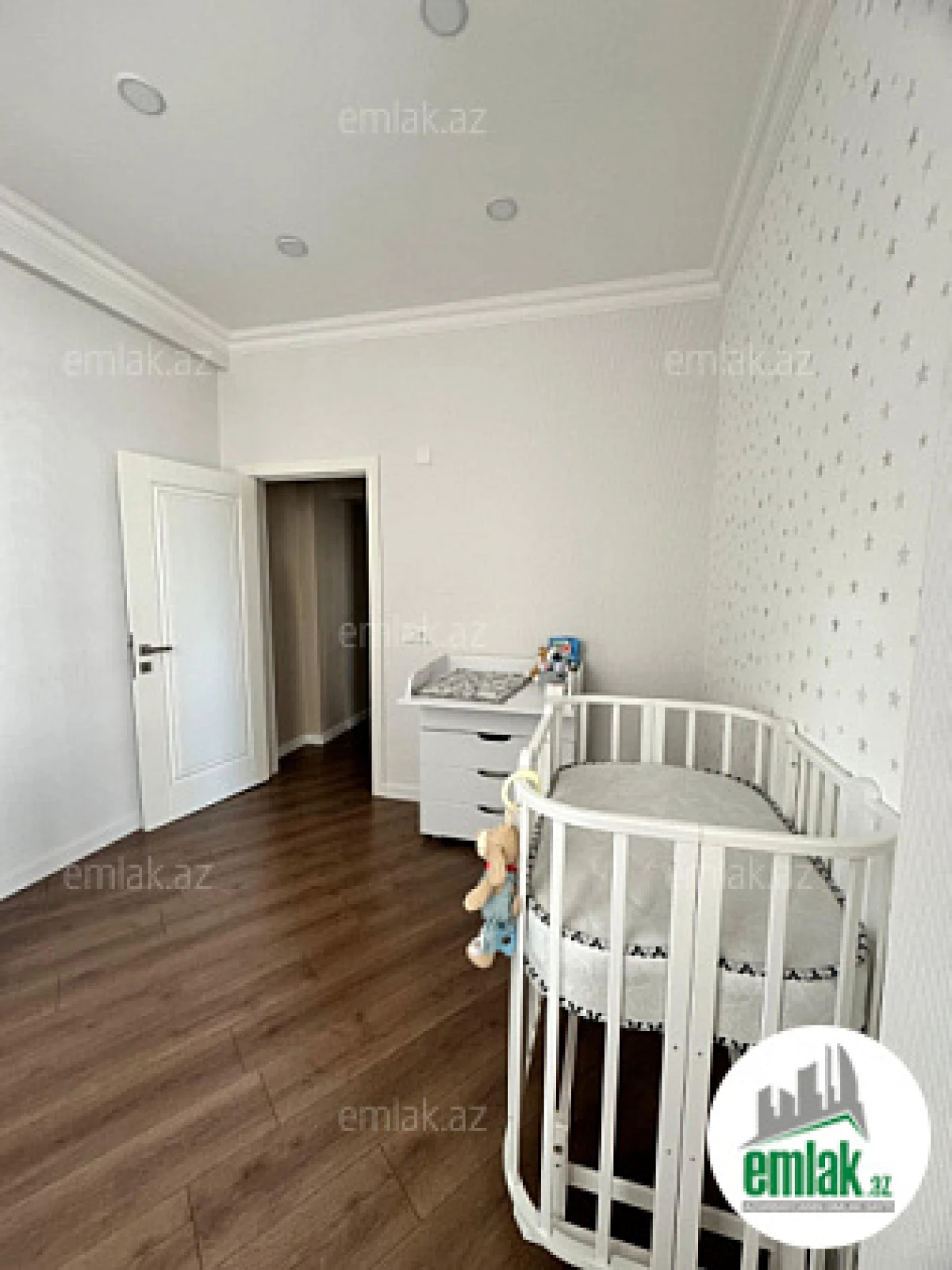 Satılır 3 otaqlı yeni tikili 115 m²