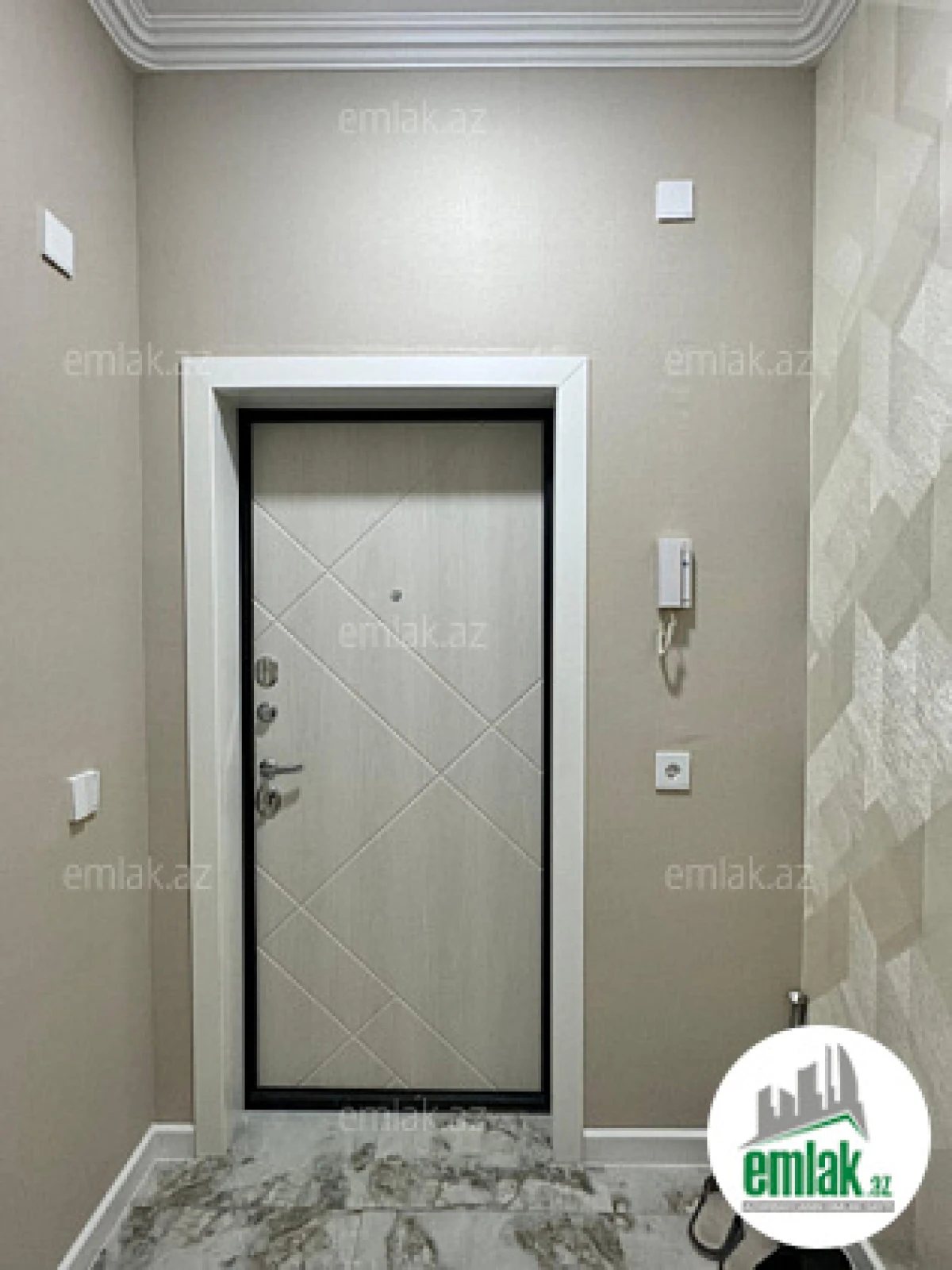 Satılır 3 otaqlı yeni tikili 115 m²