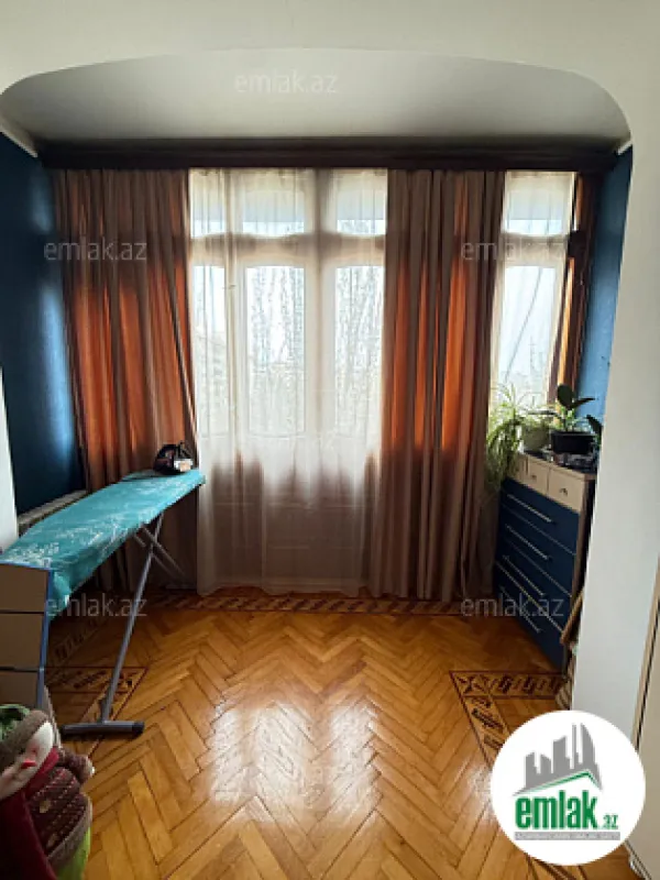Satılır 3 otaqlı köhnə tikili 90 m²