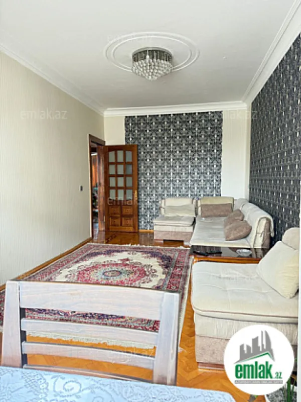 Satılır 3 otaqlı köhnə tikili 90 m²