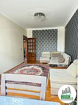Satılır 3 otaqlı köhnə tikili 90 m²