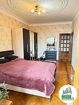 Satılır 3 otaqlı köhnə tikili 90 m²