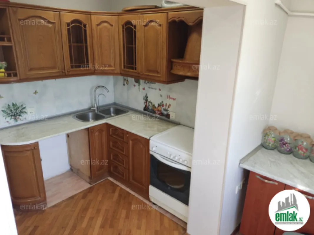 Satılır 2 otaqlı köhnə tikili 65 m²