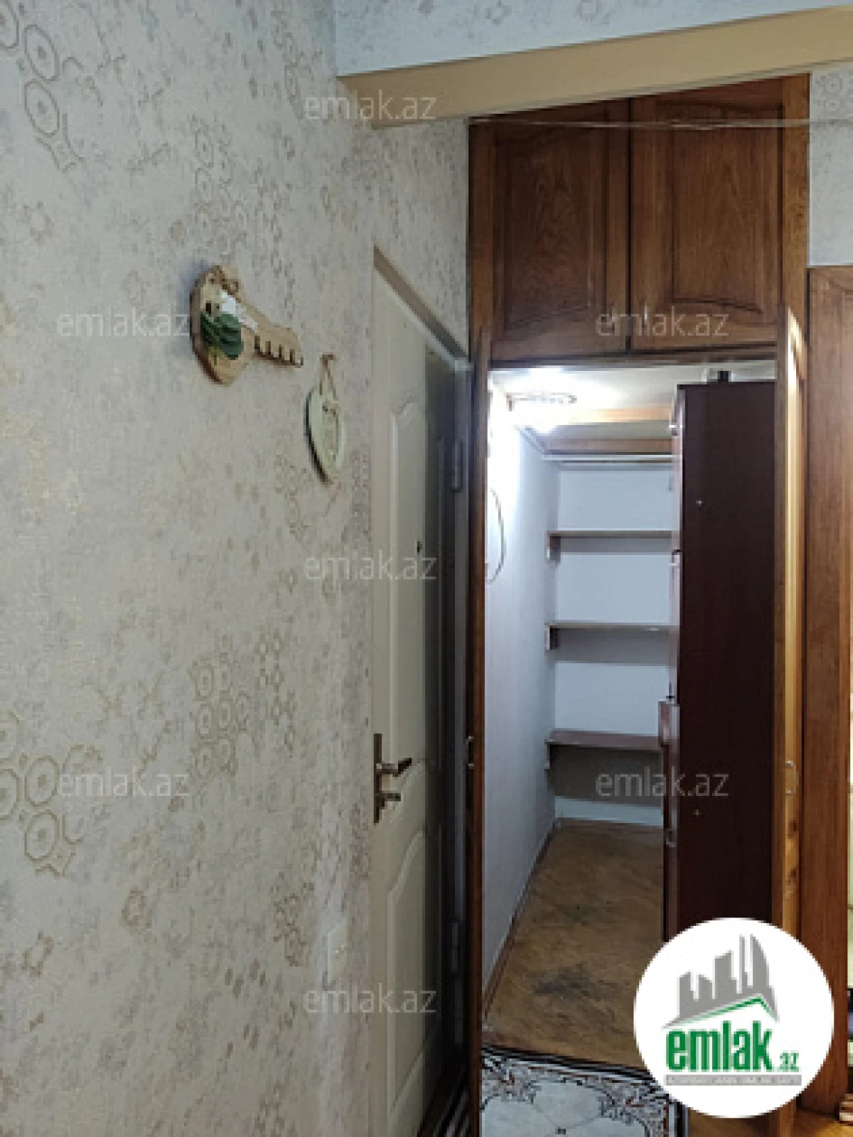 Satılır 2 otaqlı köhnə tikili 65 m²