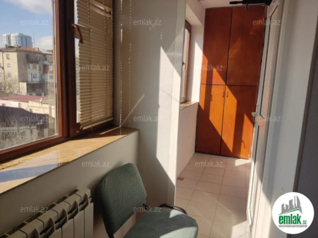 Satılır 2 otaqlı köhnə tikili 65 m²