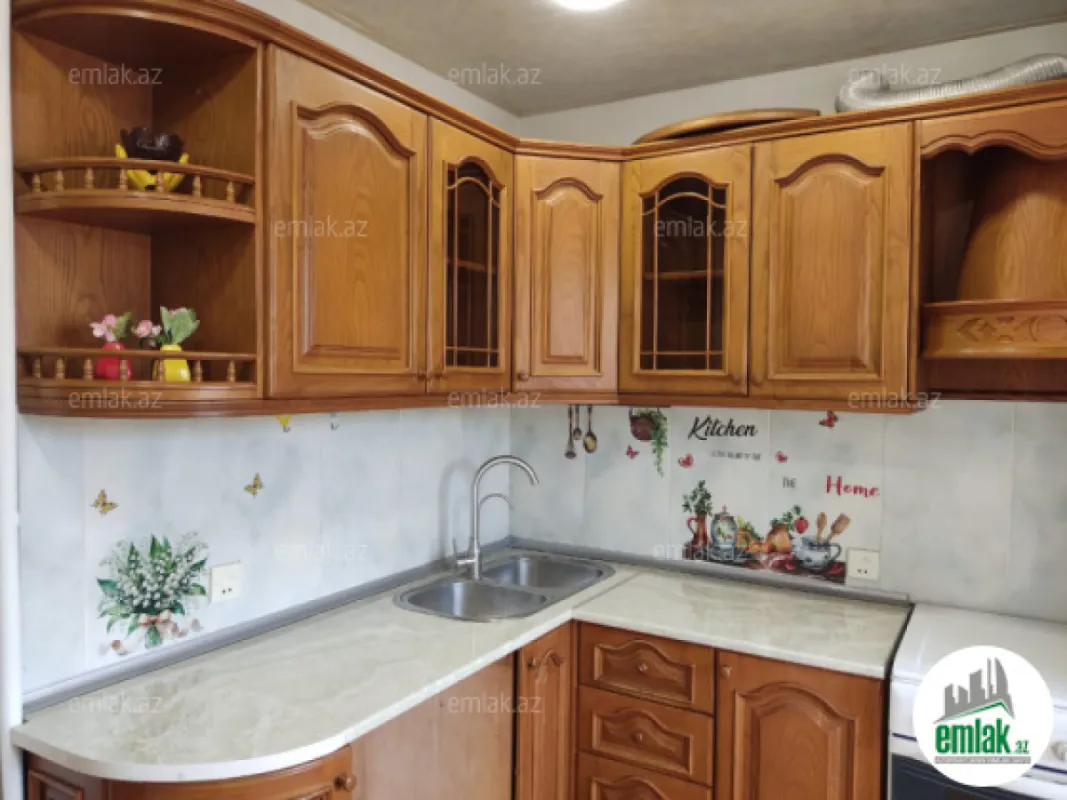 Satılır 2 otaqlı köhnə tikili 65 m²