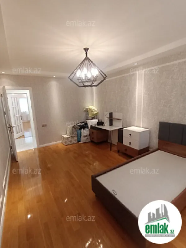 Satılır 3 otaqlı köhnə tikili 95 m²