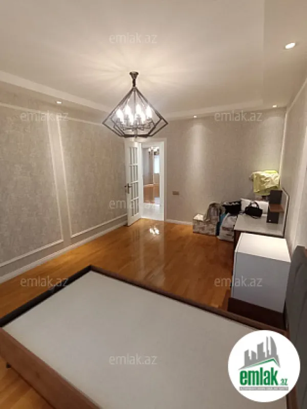 Satılır 3 otaqlı köhnə tikili 95 m²