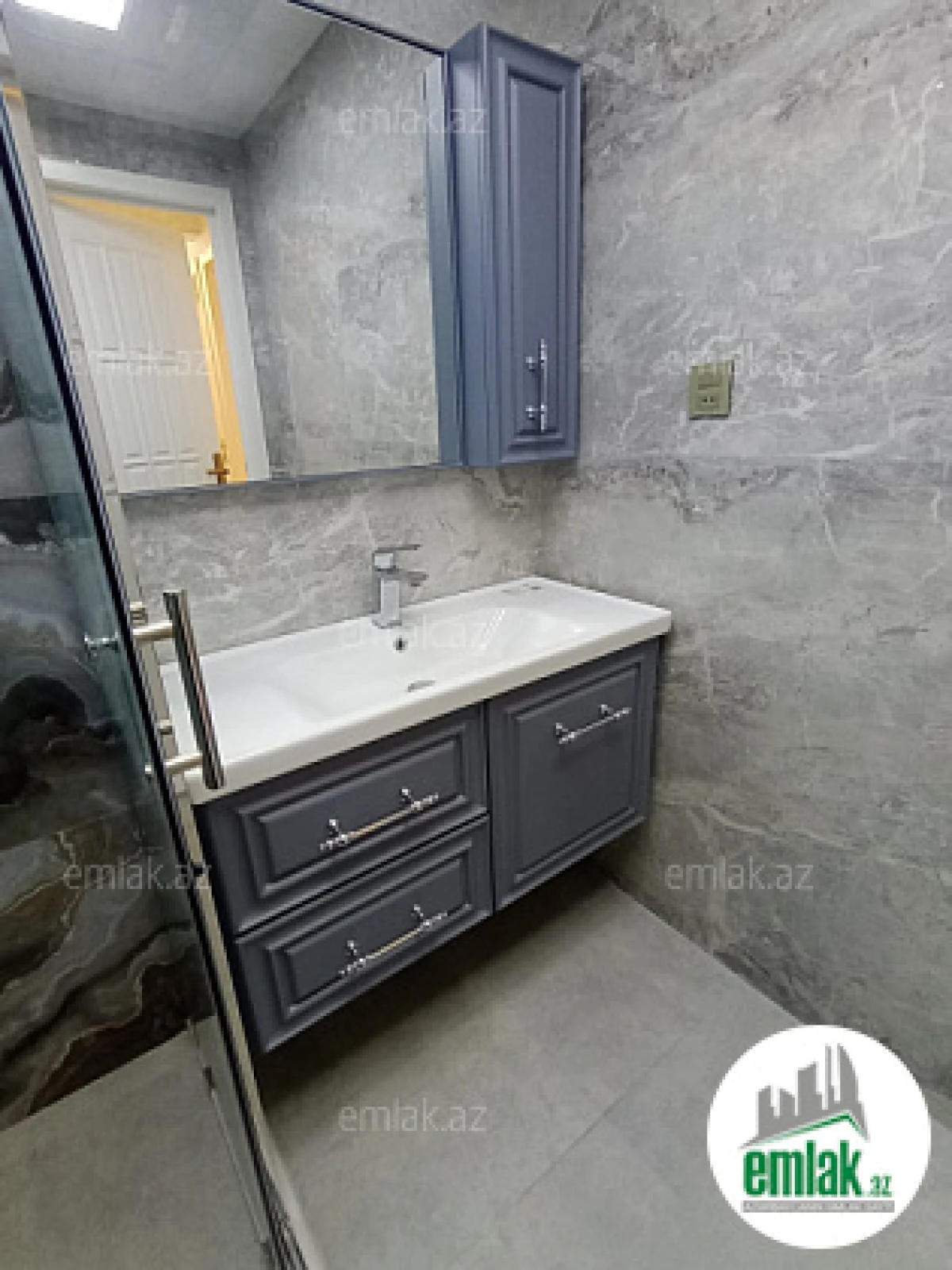 Satılır 3 otaqlı köhnə tikili 95 m²