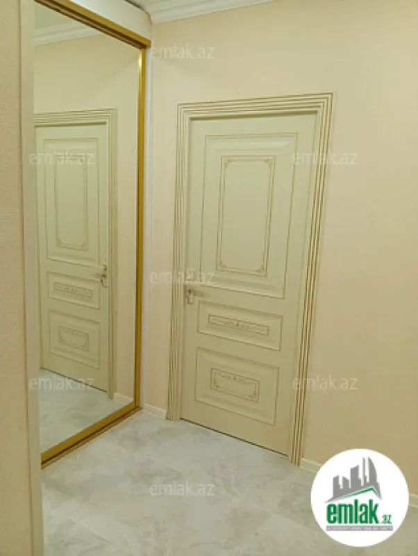 Satılır 2 otaqlı köhnə tikili 75 m²