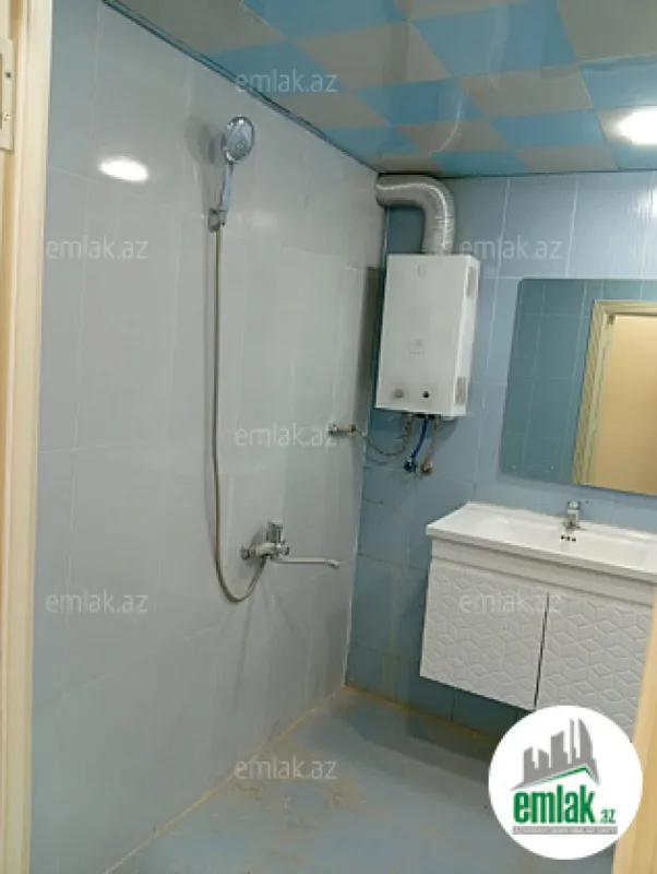 Satılır 2 otaqlı köhnə tikili 75 m²