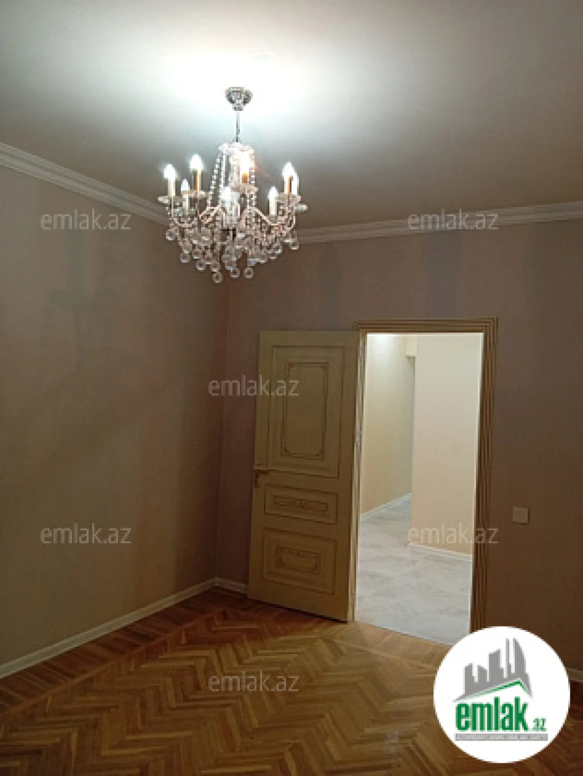 Satılır 2 otaqlı köhnə tikili 75 m²