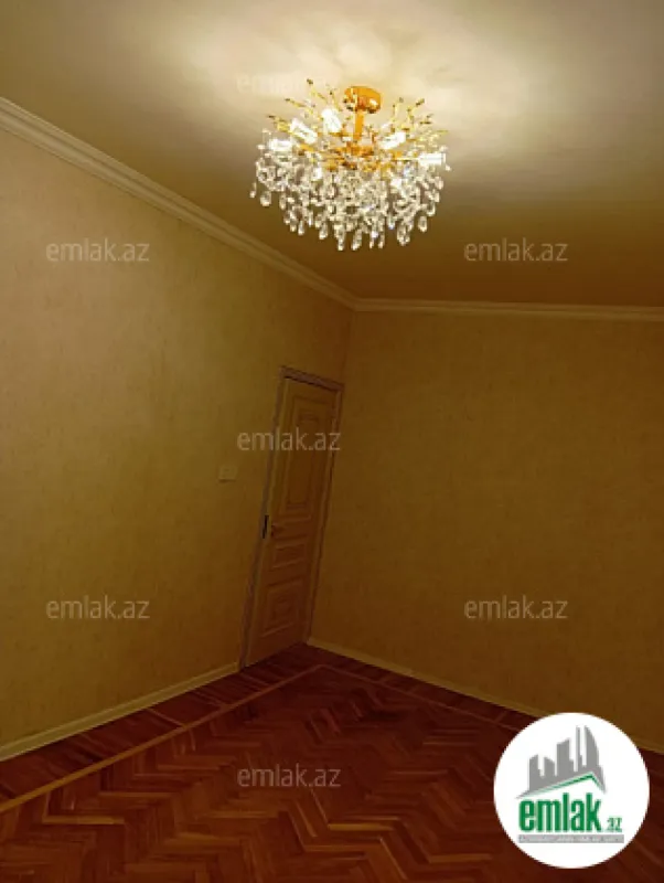 Satılır 2 otaqlı köhnə tikili 75 m²