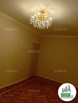 Satılır 2 otaqlı köhnə tikili 75 m²
