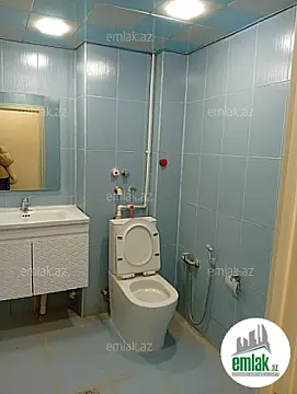 Satılır 2 otaqlı köhnə tikili 75 m²
