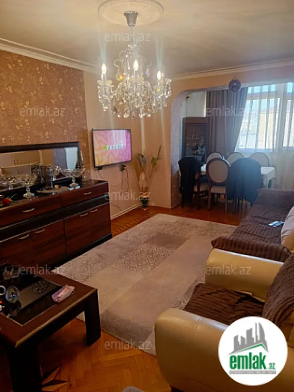 Satılır 3 otaqlı köhnə tikili 110 m²