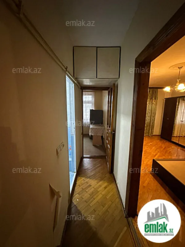 Satılır 3 otaqlı köhnə tikili 80 m²