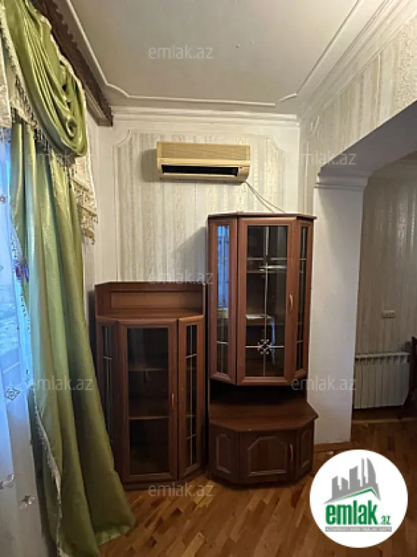 Satılır 3 otaqlı köhnə tikili 80 m²