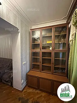 Satılır 3 otaqlı köhnə tikili 80 m²